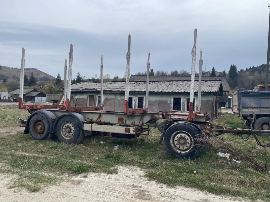 Camion si remorca transport busteni