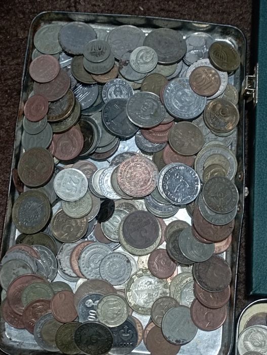 Tangalar medal zinachoklar hammasi optim sotiladi