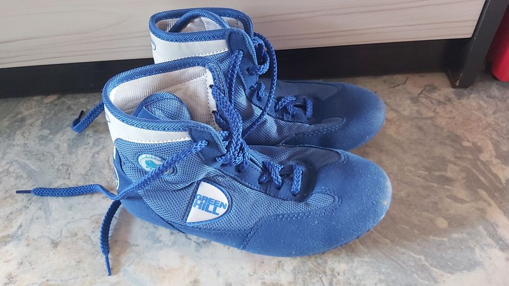 Продам борцовки детские