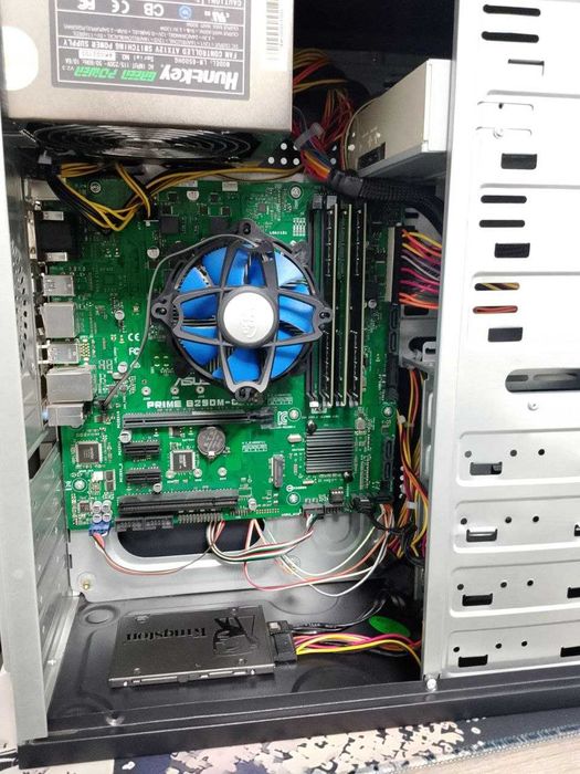 Компьютер в полной комплектации