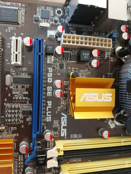 Placă baza Asus + Procesor Intel core 2 quad q6600