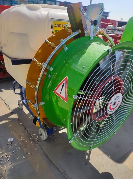 Опрыскиватель 400л садовый