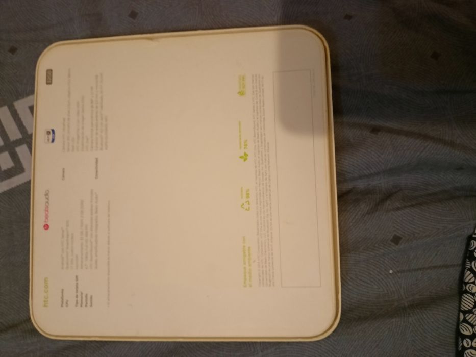 Три коробки от телефонов