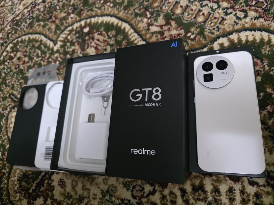 Realme GT8 в наличии