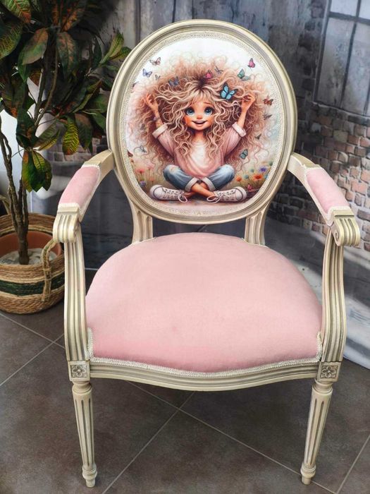 Стол модел Медальон