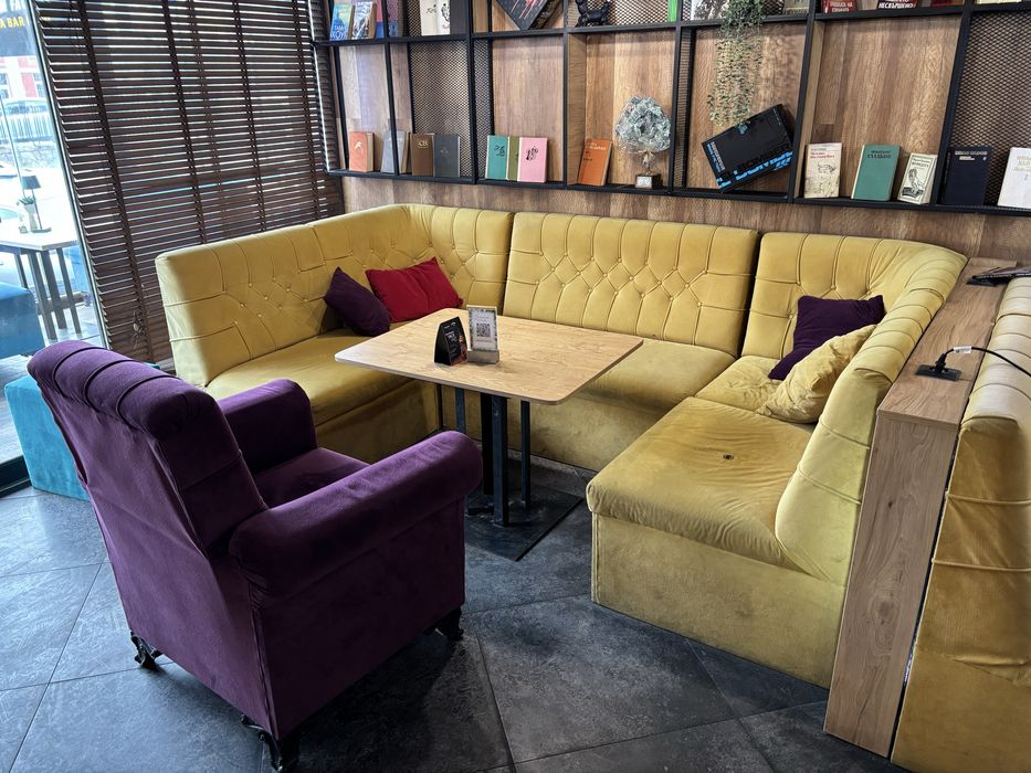 ПОДАРЯВАМ: Дивани+маси-употребявани