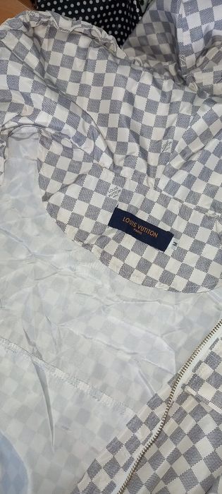 Продам Куртку-Ветровку