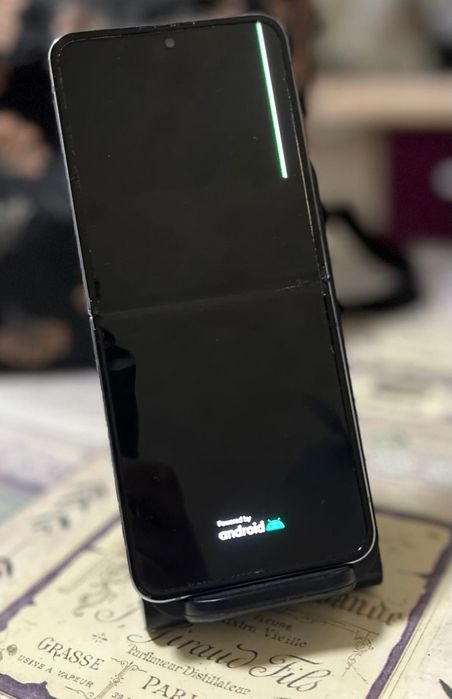Samsung Galaxy Z Flip4  Spart