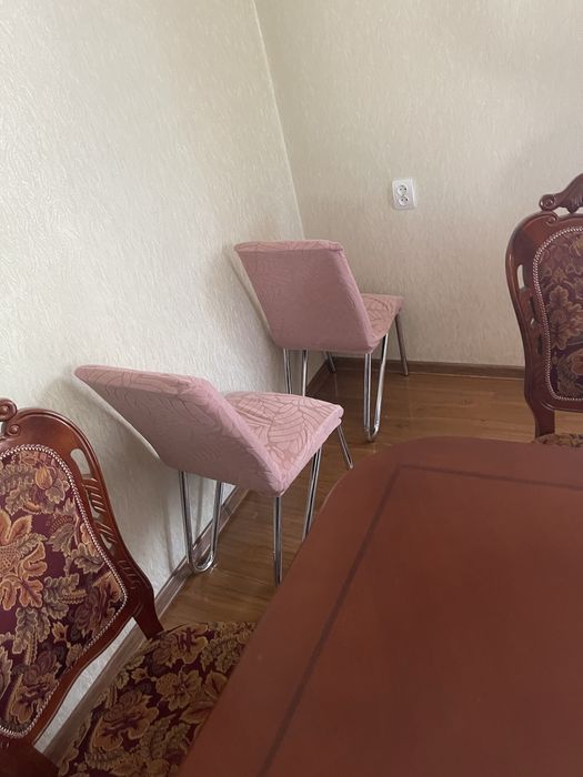 Продам стол трансформер со стульями 6 шт