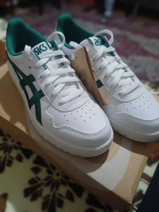 Продавам обувки asics japan s gs