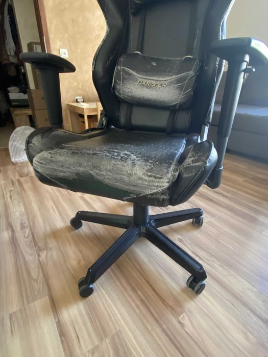 Употребяван DXRACER офис стол