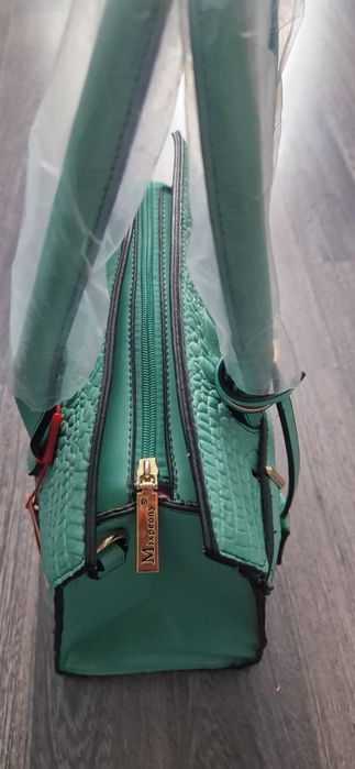 Продам женскую сумочку