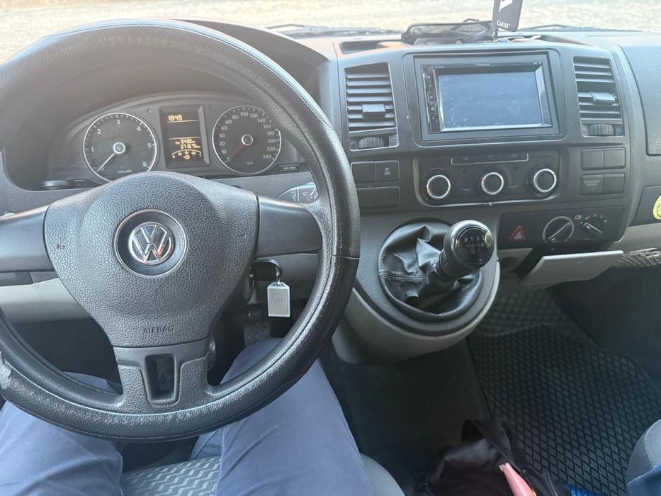 VOLKSWAGEN Transporter 2012 — imagine 5