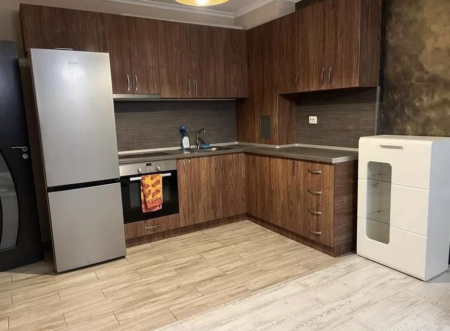 Дава се под наем Тристаен апартамент в Пловдив, Кючук Париж - 73 кв.м за 425 € - Снимка #1