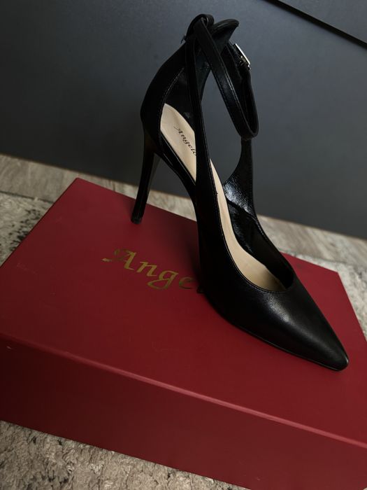 Женские туфли на шпильке