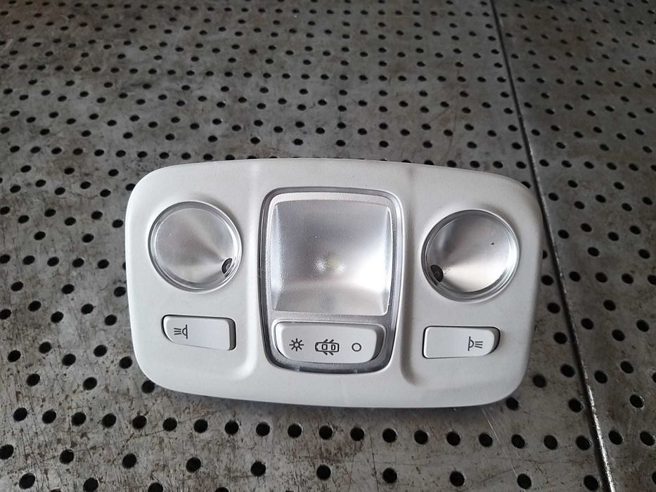 Plafoniera lampa plafon citroen c4 picasso 96781444bj