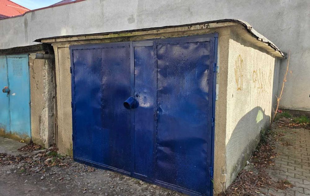 Garaj de închiriat în zona Cornișa