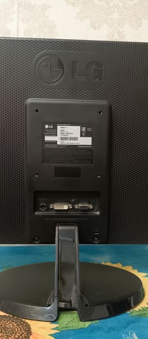 Монитор LG 24" (Full HD) — Отличное состояние