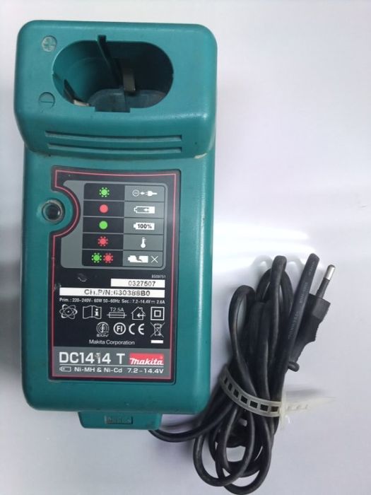зарядно устройство Makita DC1414 T за батерии с напрежение от 7.2V до 14.4V.