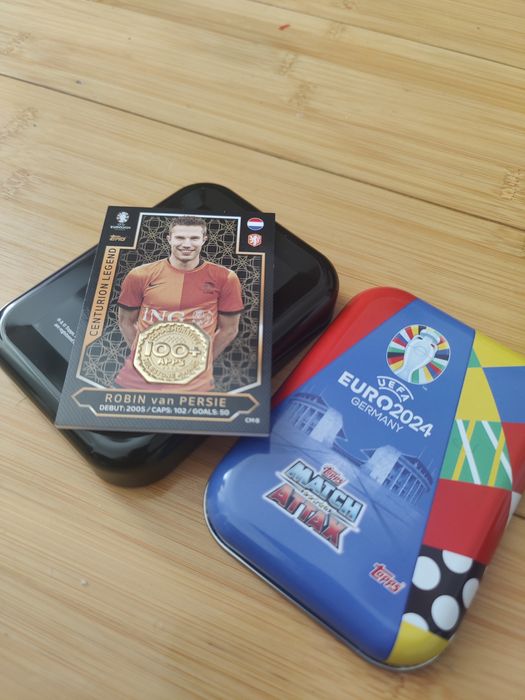 Vând cartonaș match attax euro 2024 Robin van Persie