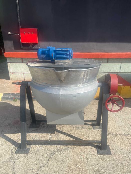 Казан с бъркалка на ток за варива