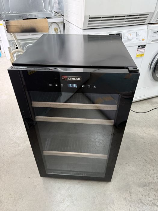 Витрина за вино Climadiff