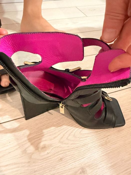 Продам босоножки