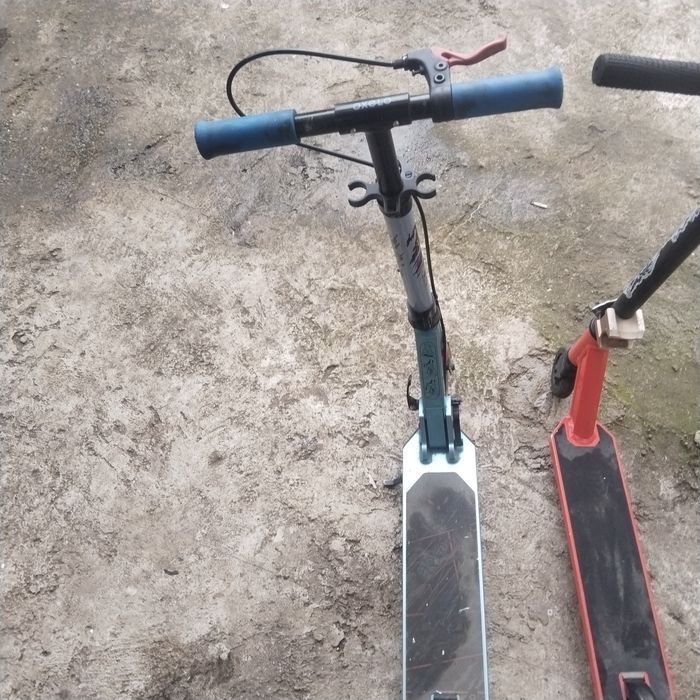 Doua trotinete oxelo