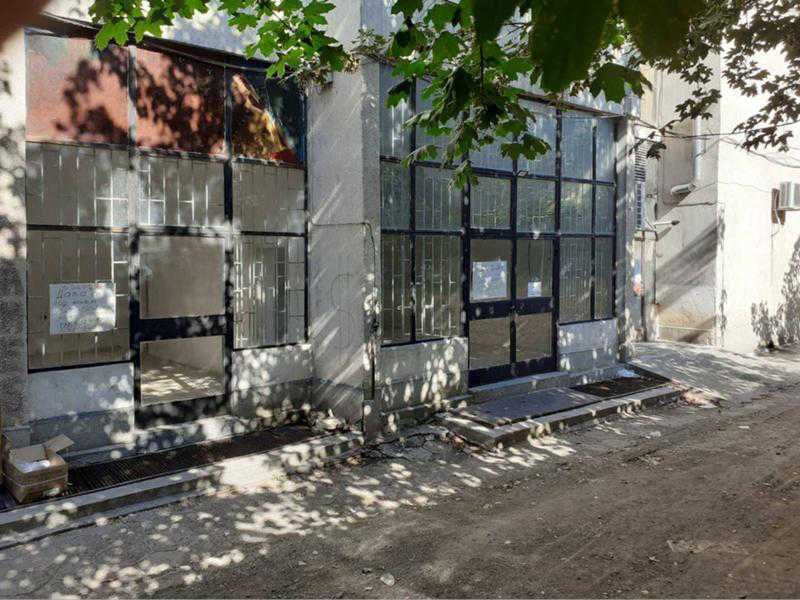 Дава се под наем Магазин в Бургас, Център - 80 кв.м за 340 € - Снимка #1