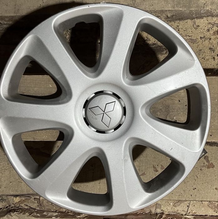 Колпаки на колеса Mitsubishi 10-го поколения