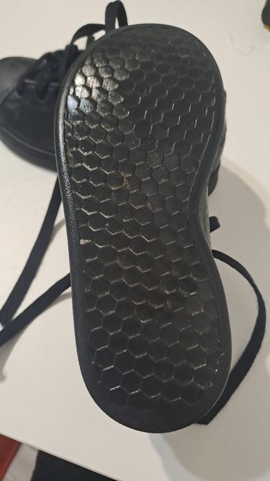 Adidas din piele ptr baieti