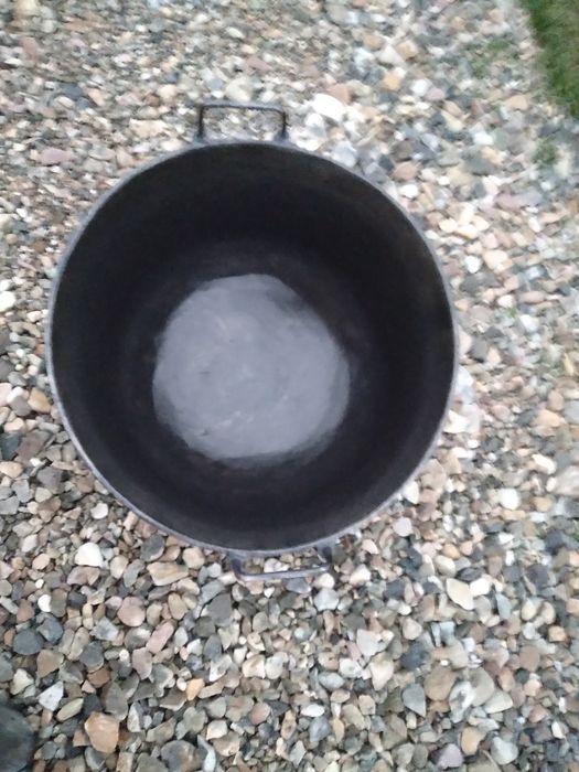 Ceaun din FONTĂ aproximativ 70 litri