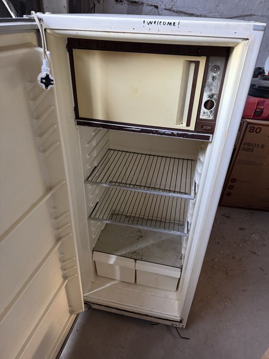 Продам холодильник россия