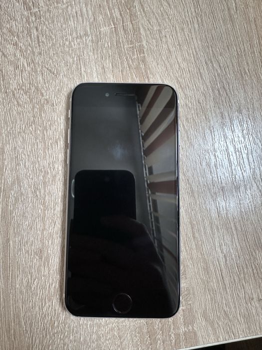 Продам Iphone se 2
