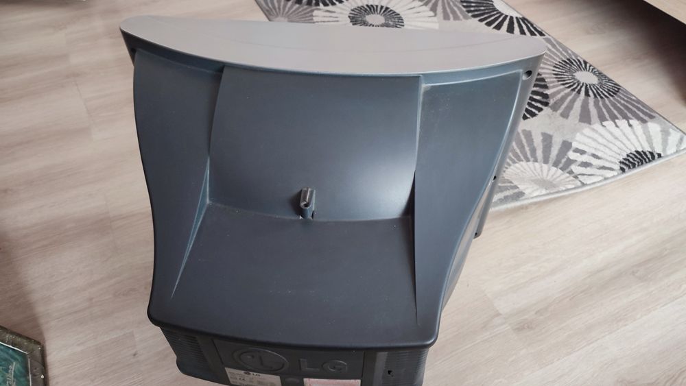 Телевизор LG 21' 4:3