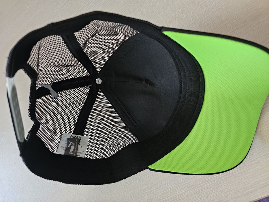 Фен артикули на Mercedes: флашка, ключодържател и лятна шапка