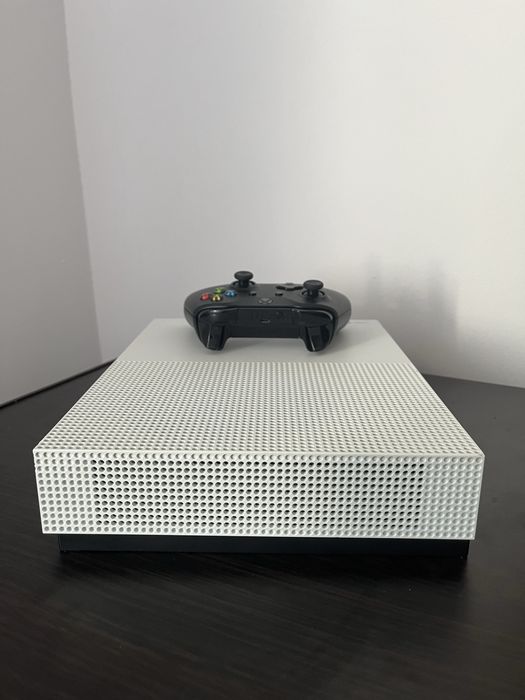Xbox One S 500 gb