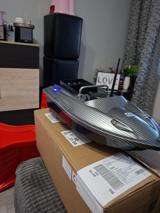 Лодка за захранка