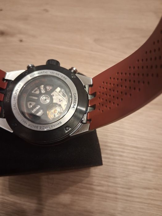 Tag Hauer  2023г          2500 е