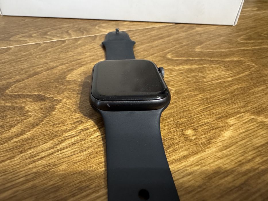 Apple Watch SE 44mm Space Gray