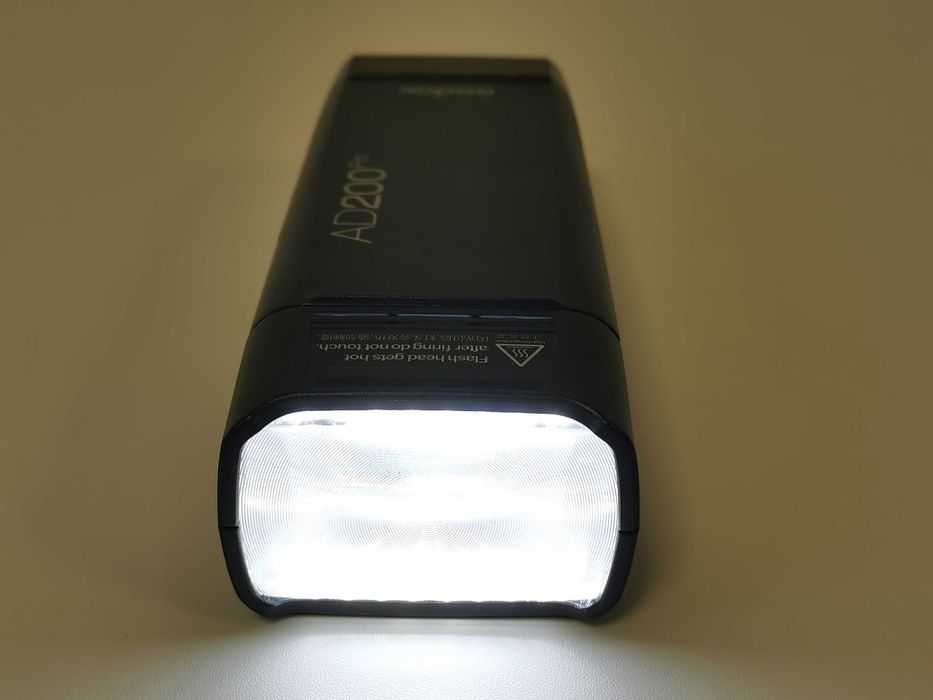 Преносима светкавица Godox AD200 Pro