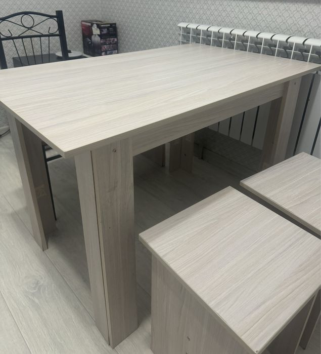 Продам стол со стульями