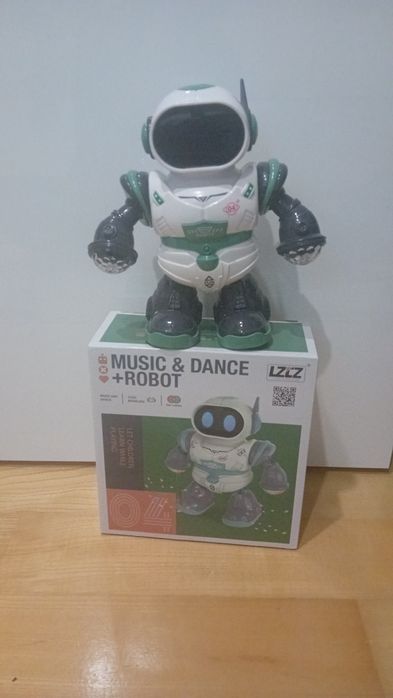 Забавен музикален робот