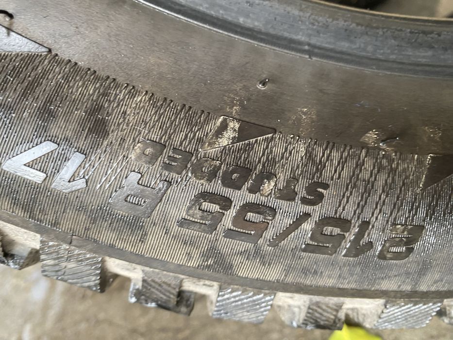 Michelin 215/55/17 лепучка