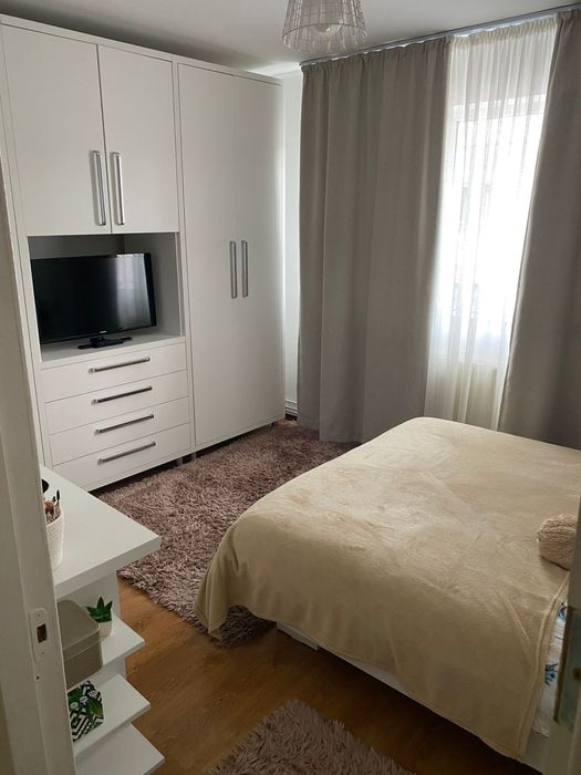 Inchiriez Apartament cu 2 camere Semidecomandat