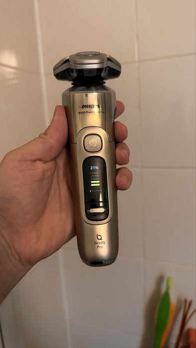 Самобръсначка Philips i9000 Prestige Ultra