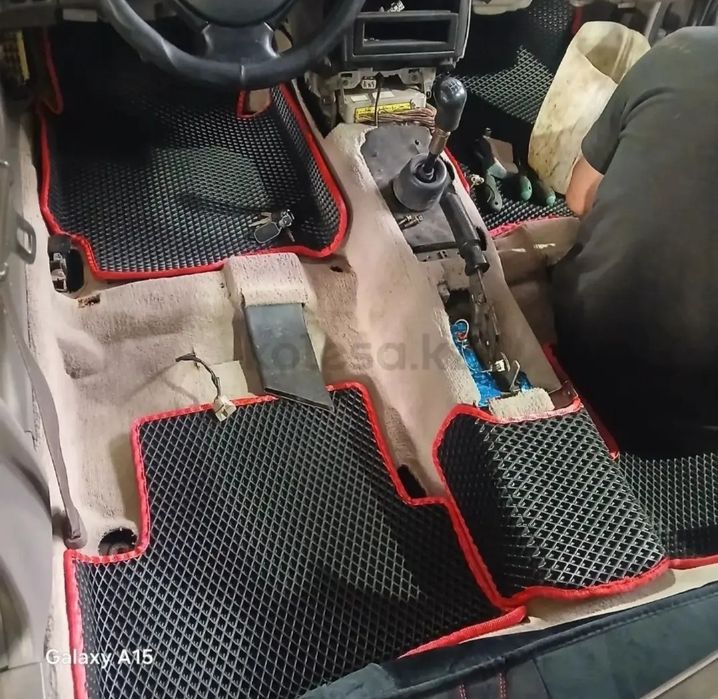 Продам мазду с прицепом.