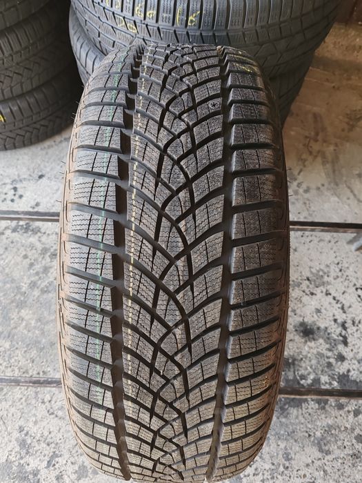 1 anvelopa 225 45 19