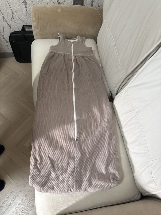 Бебешки спални чували, ромпъри, гащеризони.