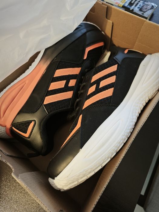 Маратонки Нови 42